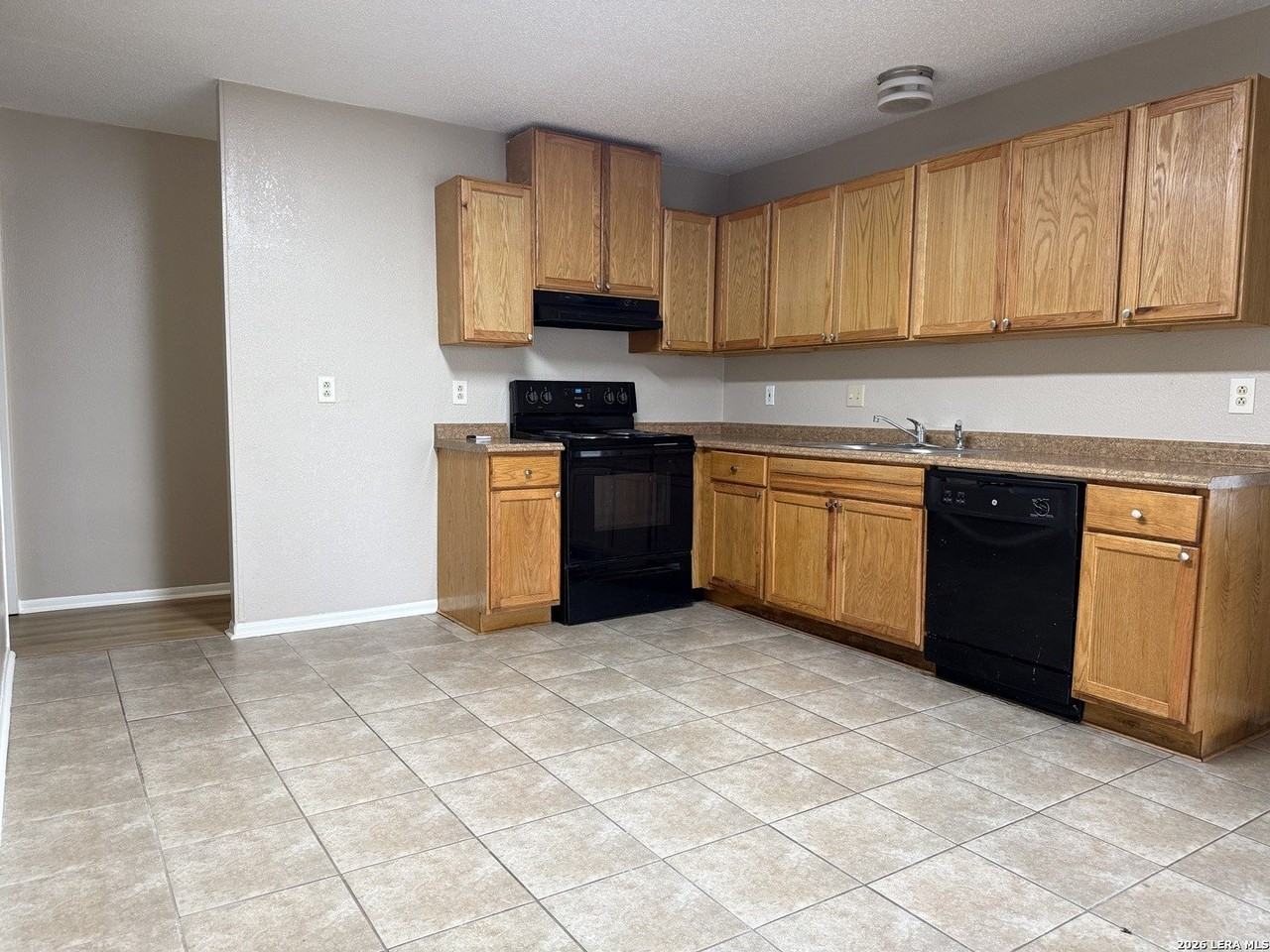 6626 Spring Garden St - Photo 3 of 10