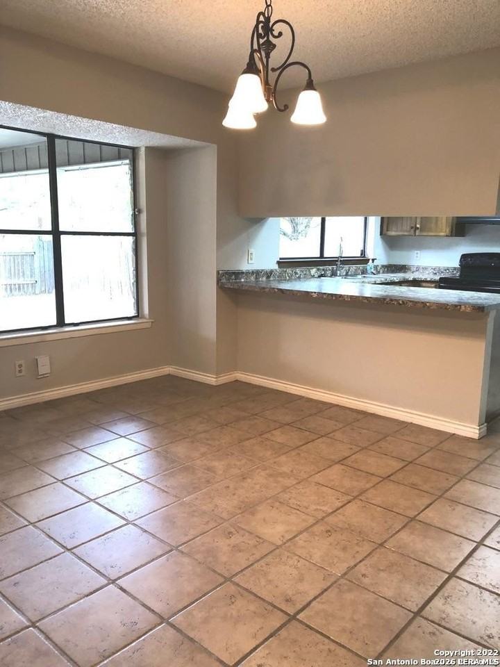 8535 Pendragon St - Photo 5 of 17