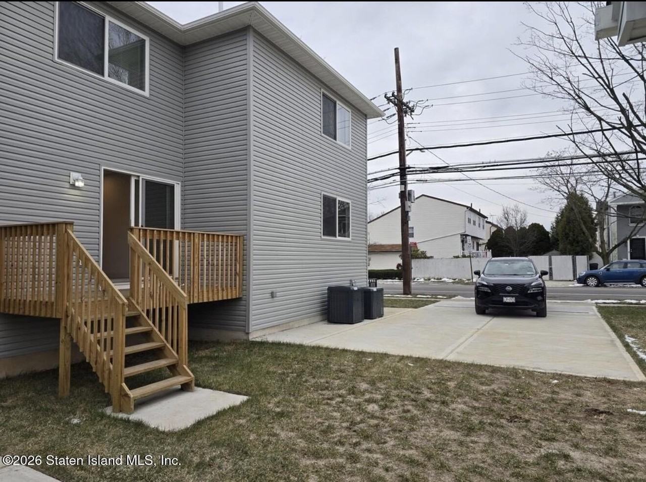 92 Bionia Ave Unit 1 - Photo 3 of 3