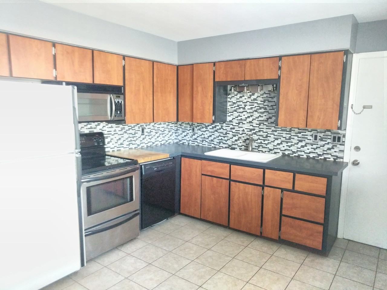 8040 S Westnedge Ave #3 - Photo 3 of 9