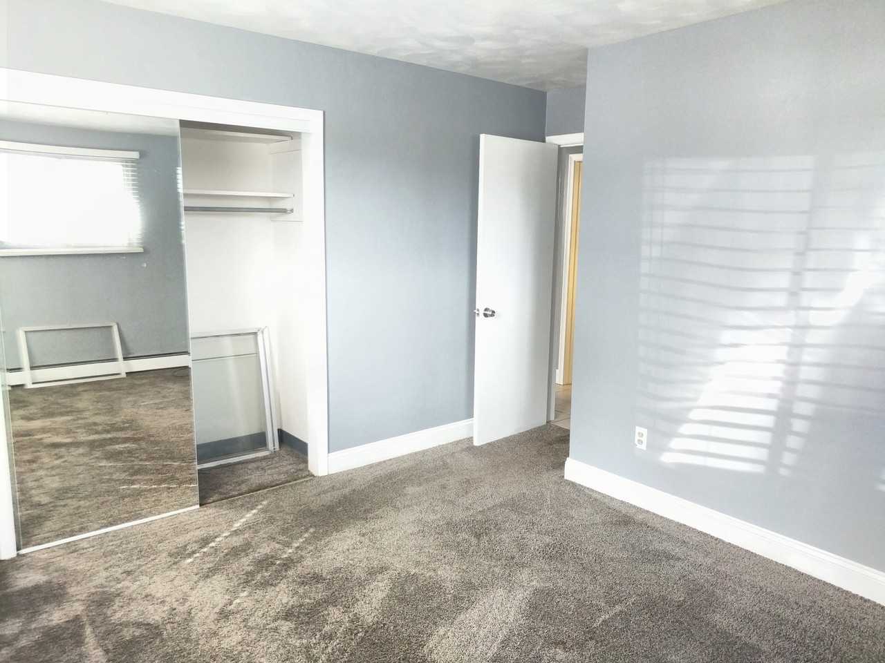 8040 S Westnedge Ave #3 - Photo 4 of 9