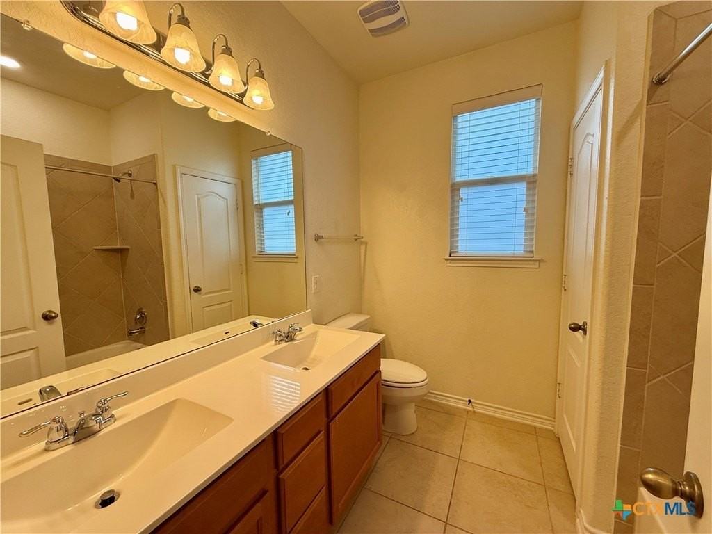 2065 Oxbow Cir - Photo 5 of 25