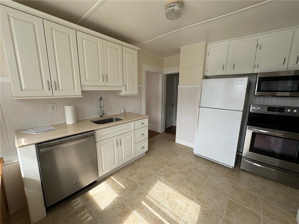 15 Freeborn St Unit 2 - Photo 2 of 27