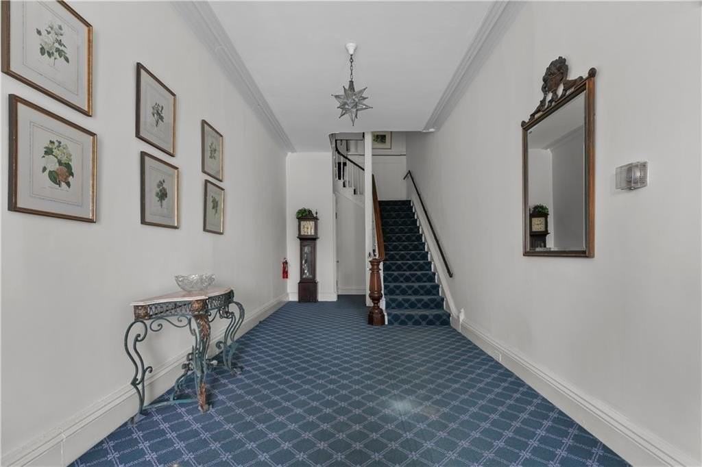 718 Bellevue Ave Apt 5 - Photo 6 of 34