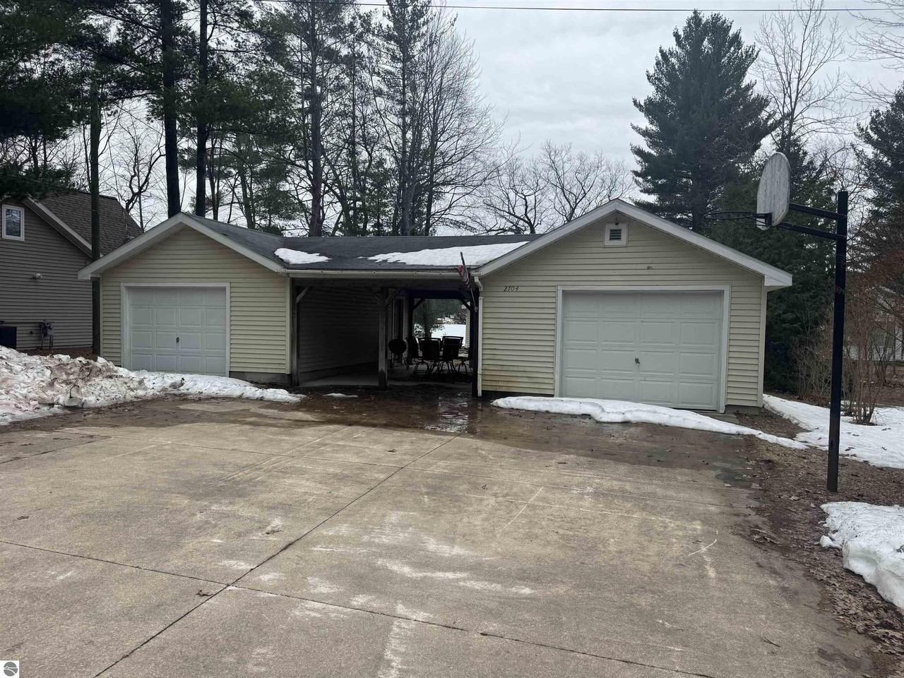 2704 W Log Lake Rd Ne - Photo 3 of 9