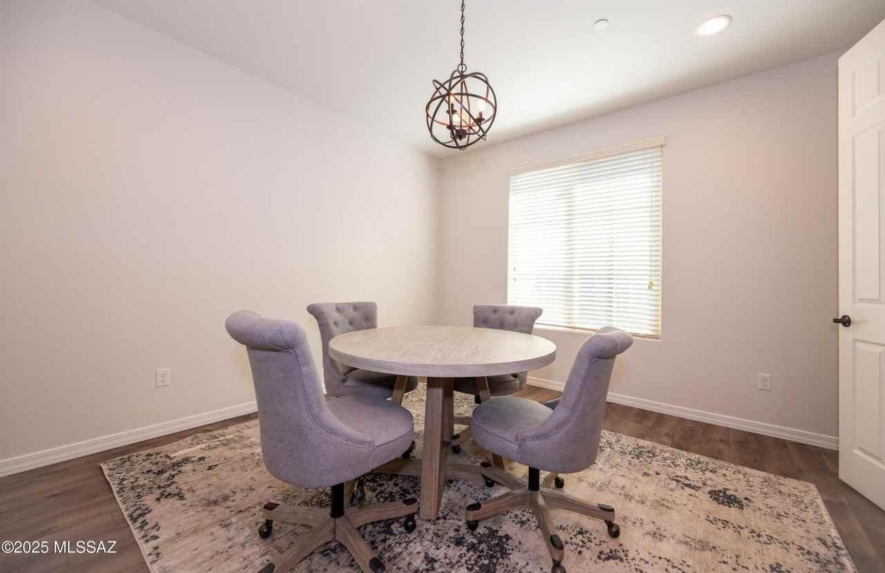 5758 S Clonmellon Ave - Photo 6 of 44