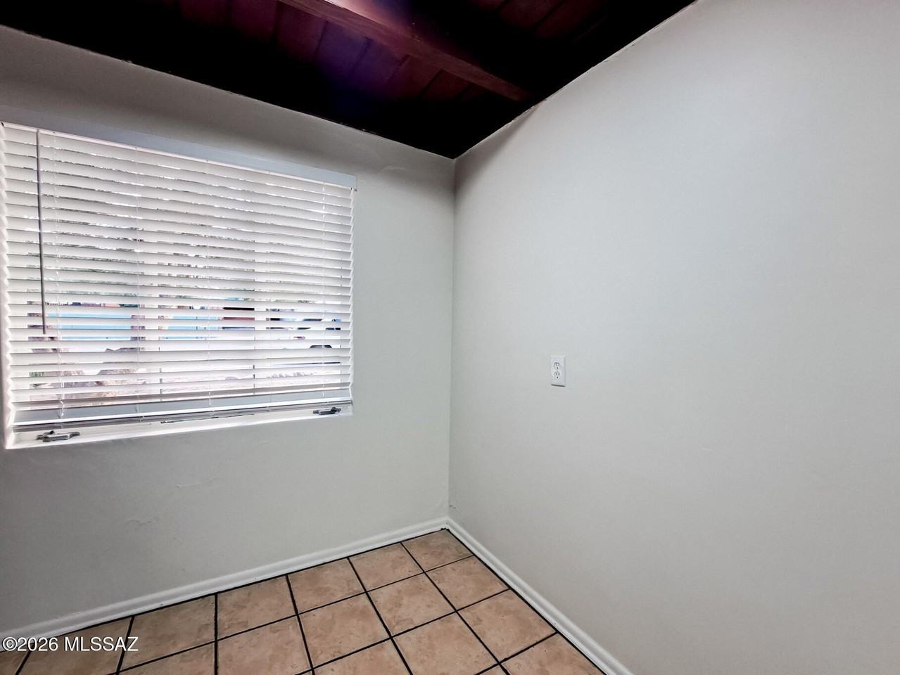 3537 E Camden St - Photo 6 of 20