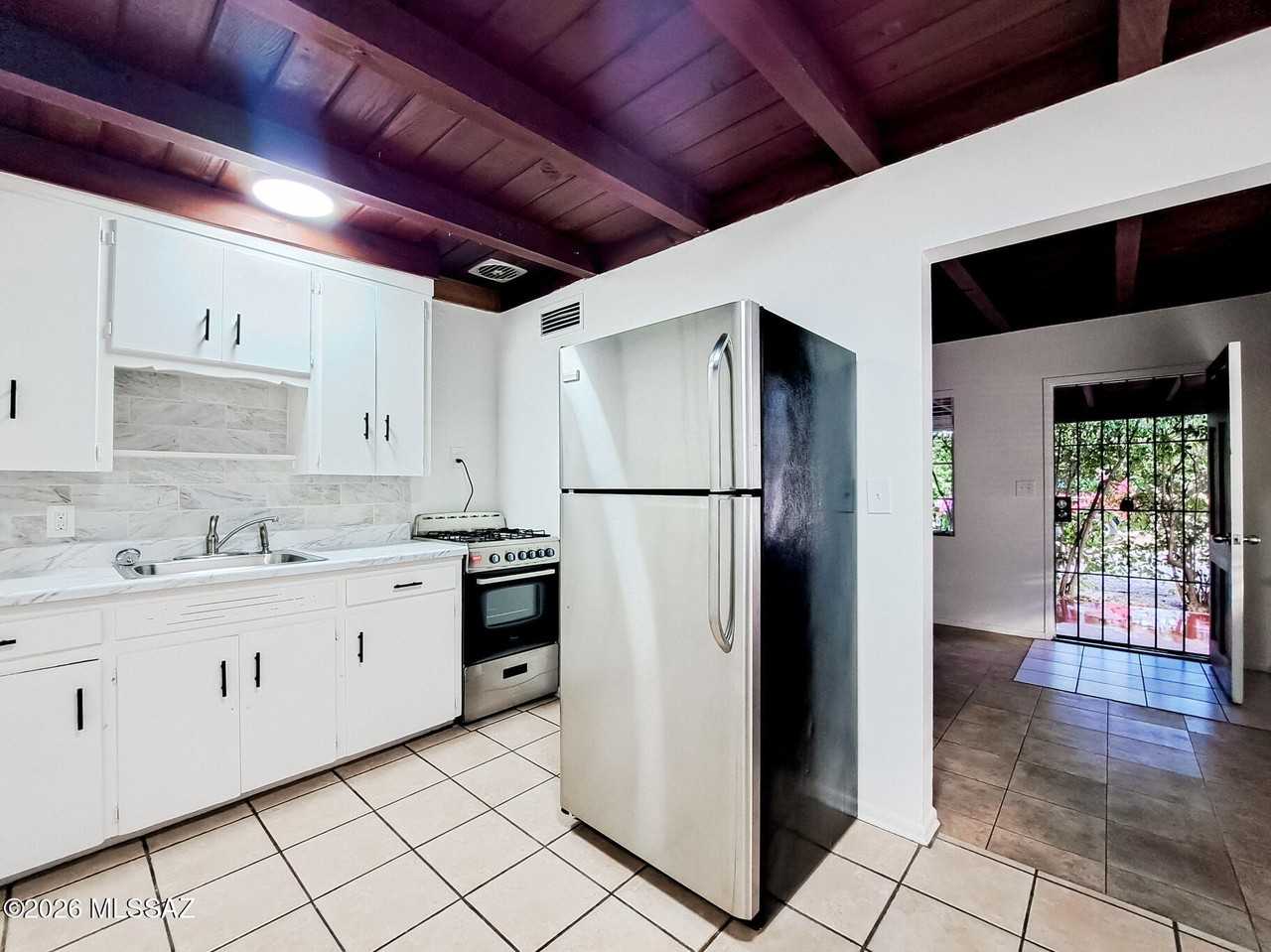 3537 E Camden St - Photo 7 of 20