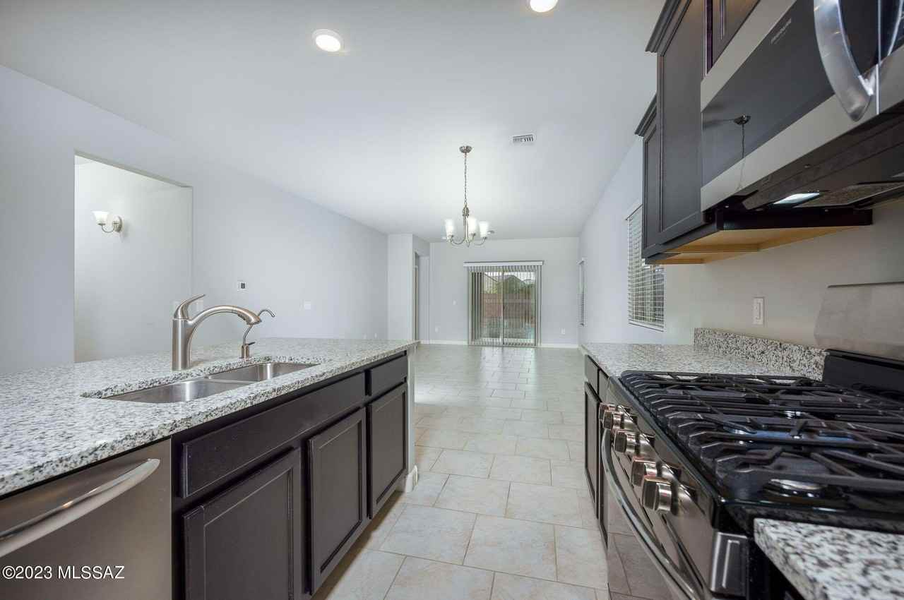 10318 S Keegan Ave - Photo 3 of 21