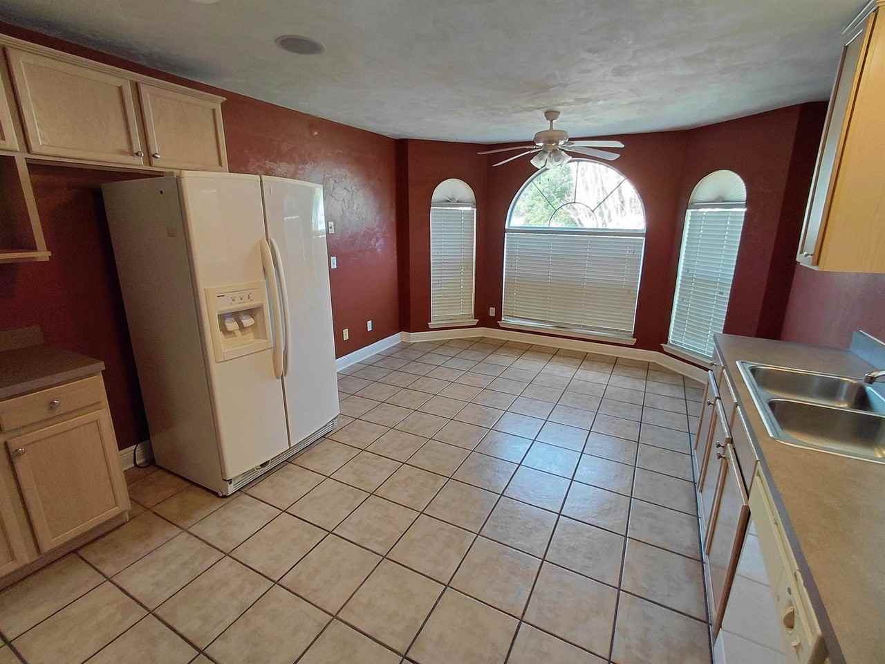 1810 Newman Ln - Photo 3 of 13