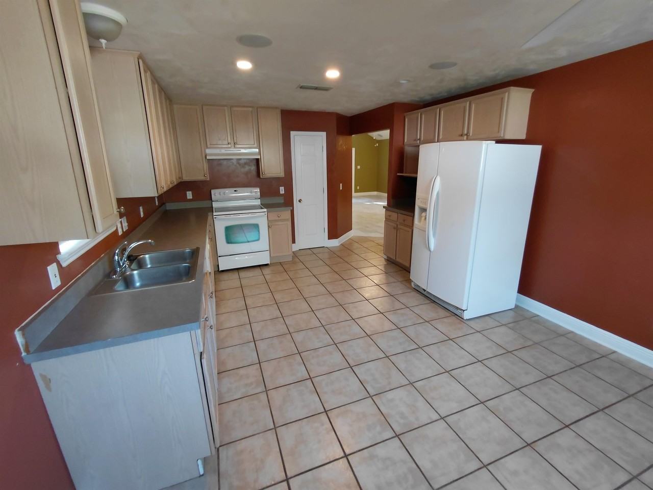 1810 Newman Ln - Photo 4 of 13