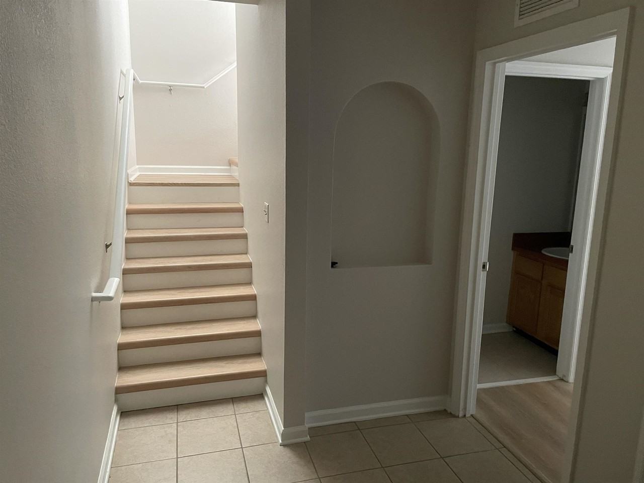 2315 Timber Oaks Ln - Photo 4 of 17