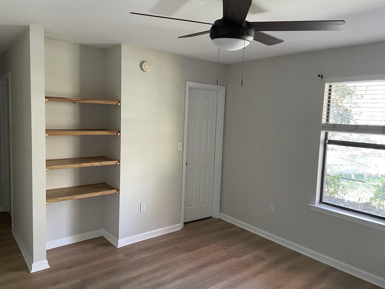 2315 Timber Oaks Ln - Photo 6 of 17