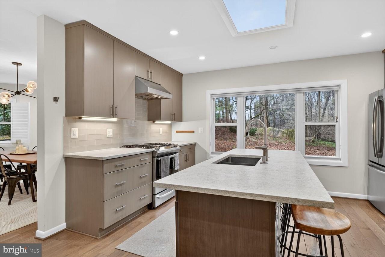 5908 17th St Nw - Photo 6 of 30