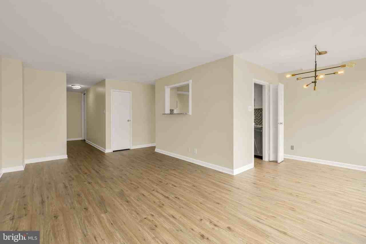 2401 H St Nw Apt 904 - Photo 4 of 25