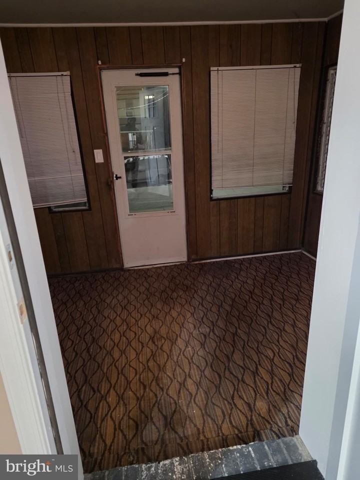 5927 Leewood Ave - Photo 3 of 16