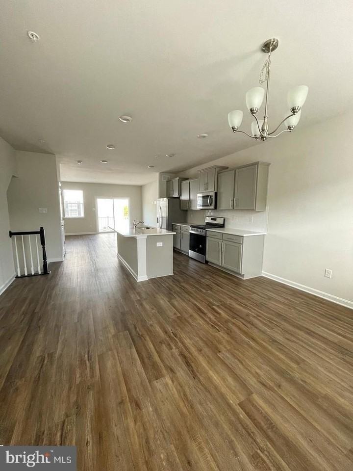 7066 Delegate Pl - Photo 5 of 25