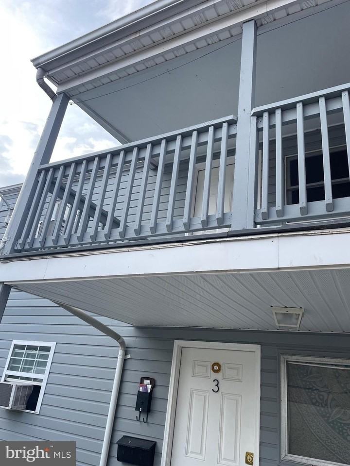 360 W Patrick St Apt 4 - Photo 6 of 9