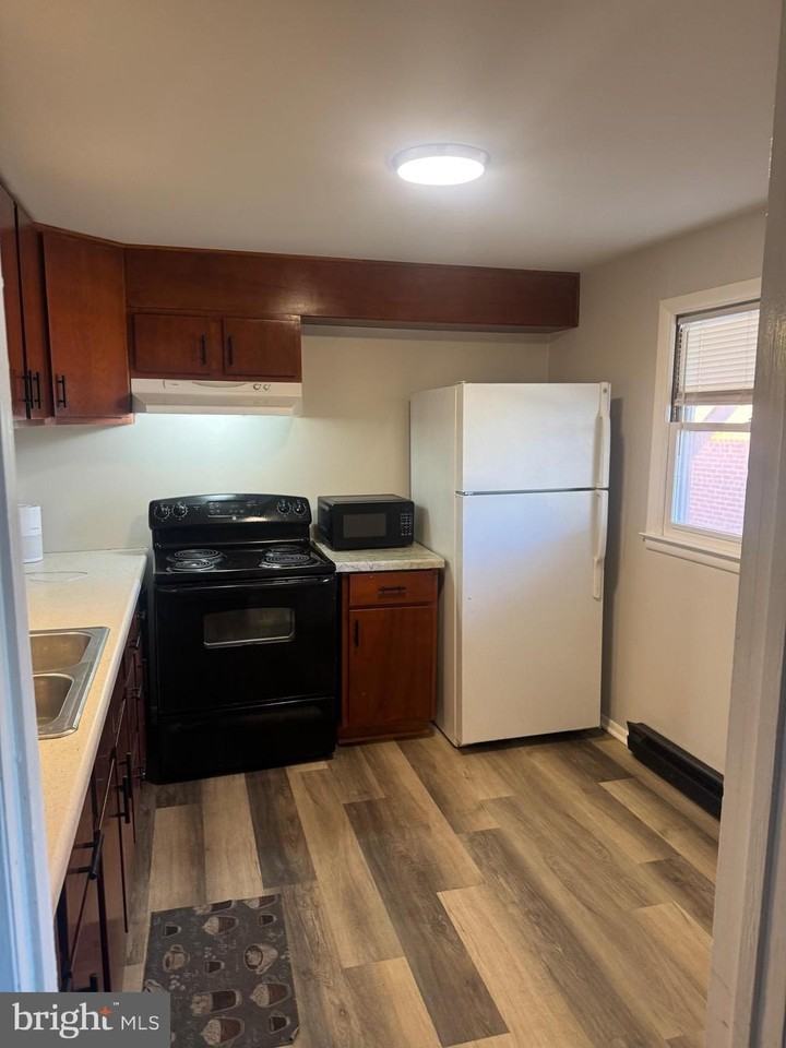 360 W Patrick St Apt 4 - Photo 7 of 9