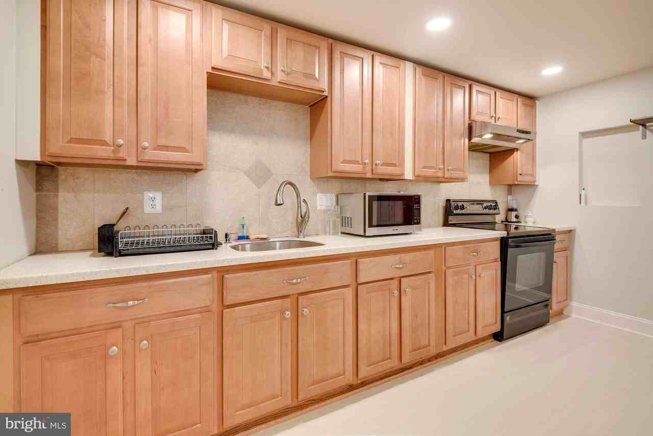 709 Amelia Island Ct - Photo 2 of 31