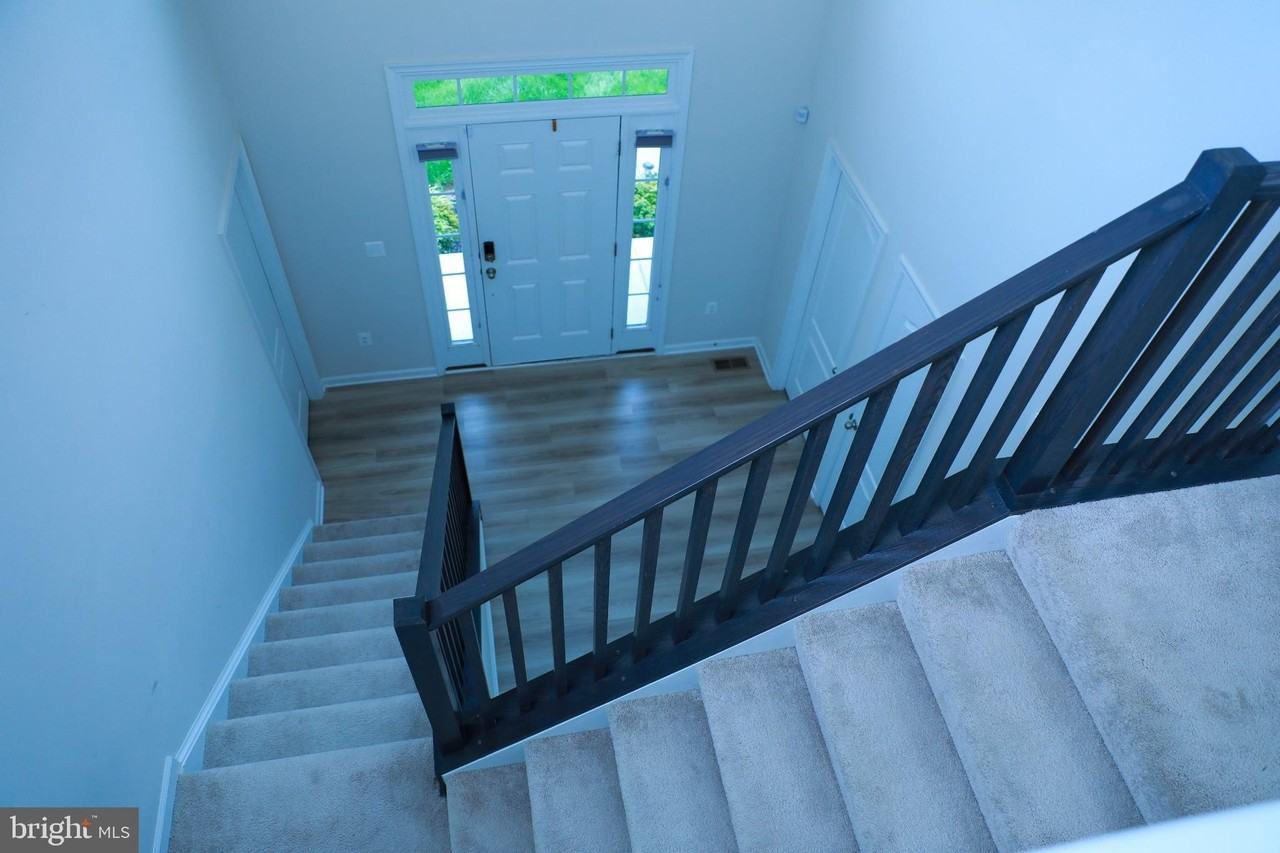 11801 Asbury Dr - Photo 2 of 50