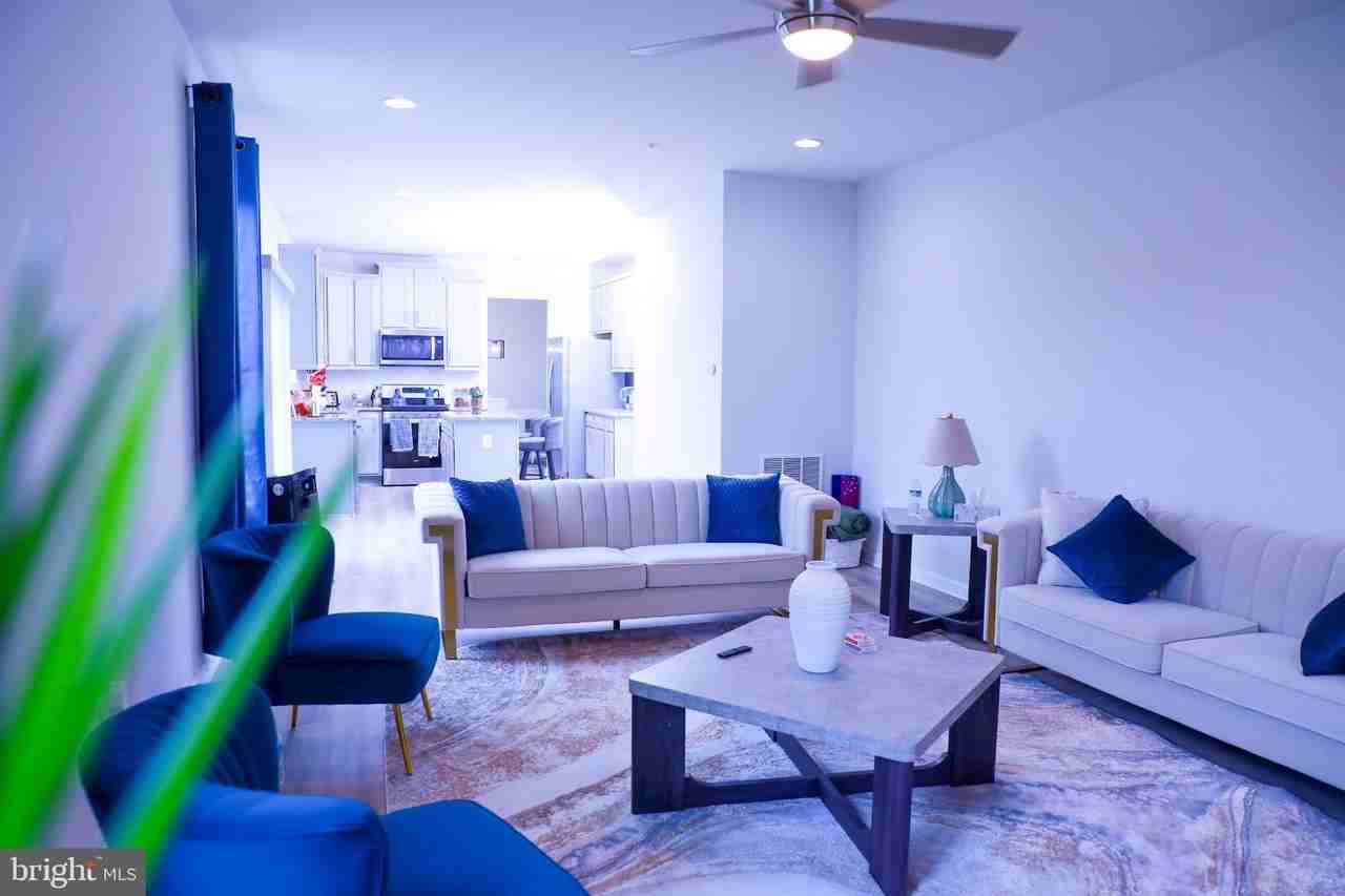 11801 Asbury Dr - Photo 3 of 50