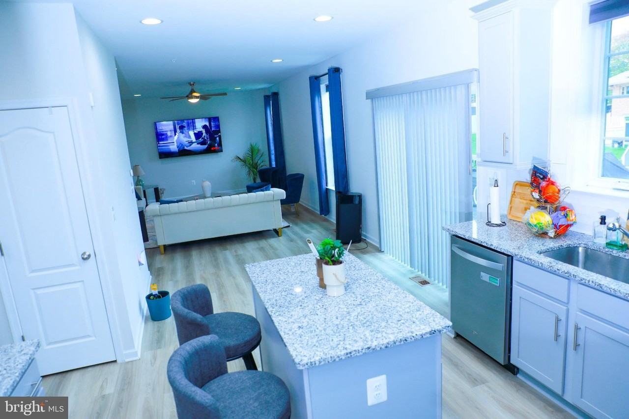 11801 Asbury Dr - Photo 4 of 50