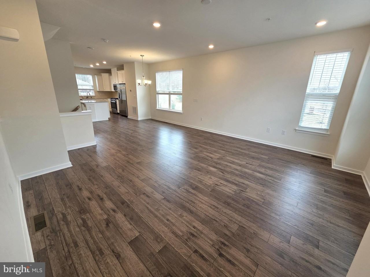 1800 Boulder Dr - Photo 5 of 32