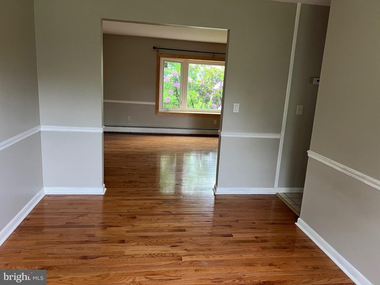 7711 Farmdale Ave - Photo 4 of 20