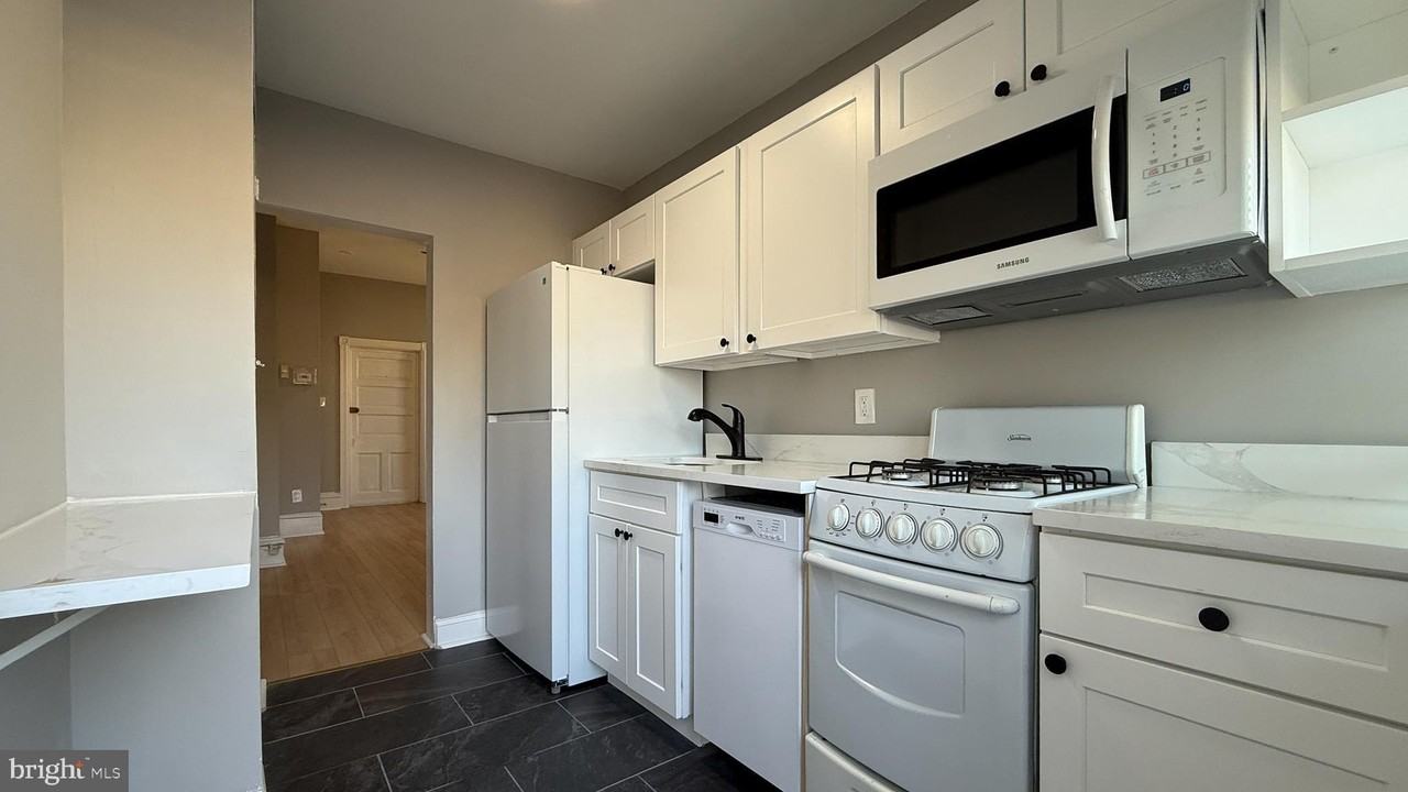 7827 7827 MONTGOMERY Avenue unit: Junior 1 Bedroom - Photo 4 of 14