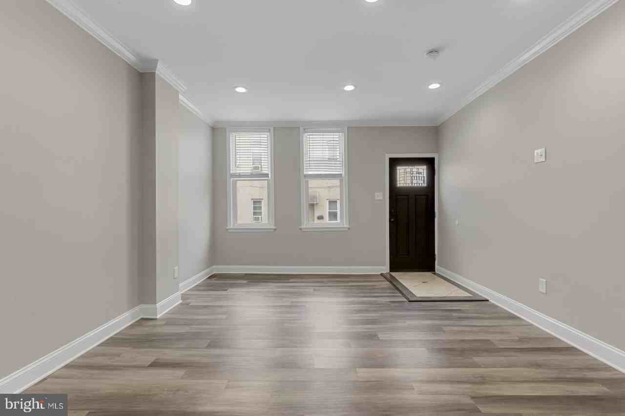 2637 E Madison St - Photo 6 of 32