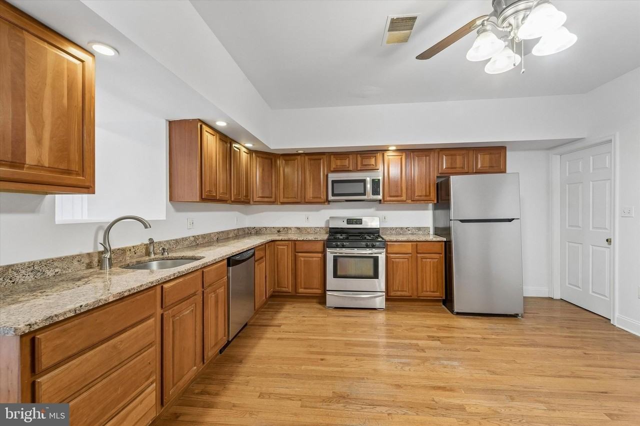 3452 Sunnyside Ave - Photo 4 of 25