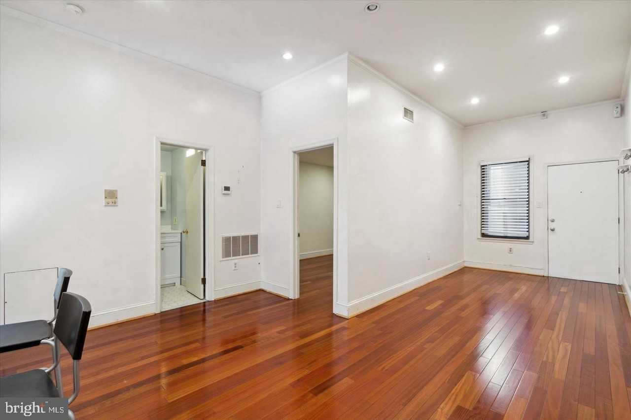 1914 Fairmount Ave Unit 5 - Photo 2 of 18