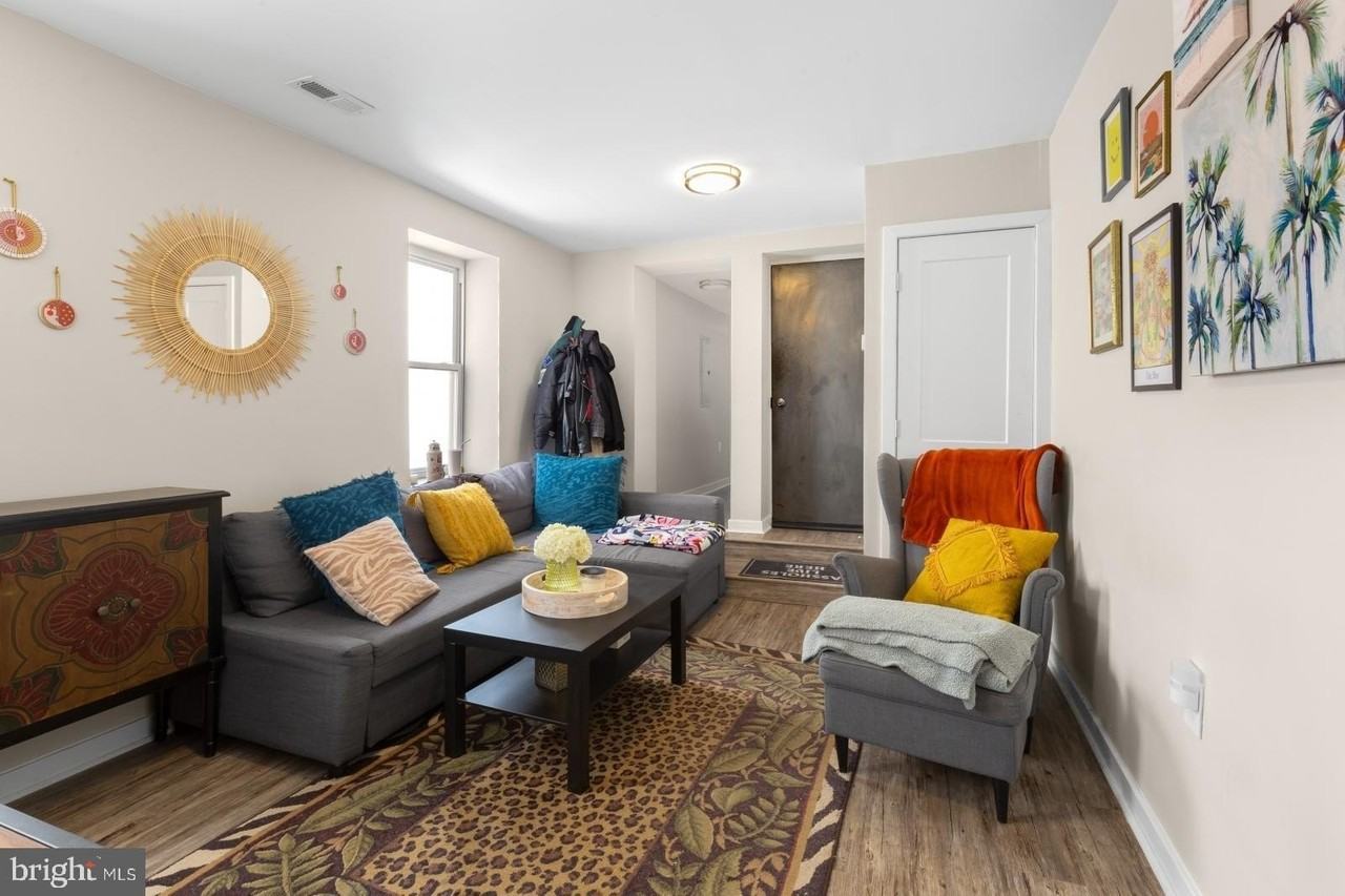 162 Richmond St Apt 2 - Photo 2 of 20