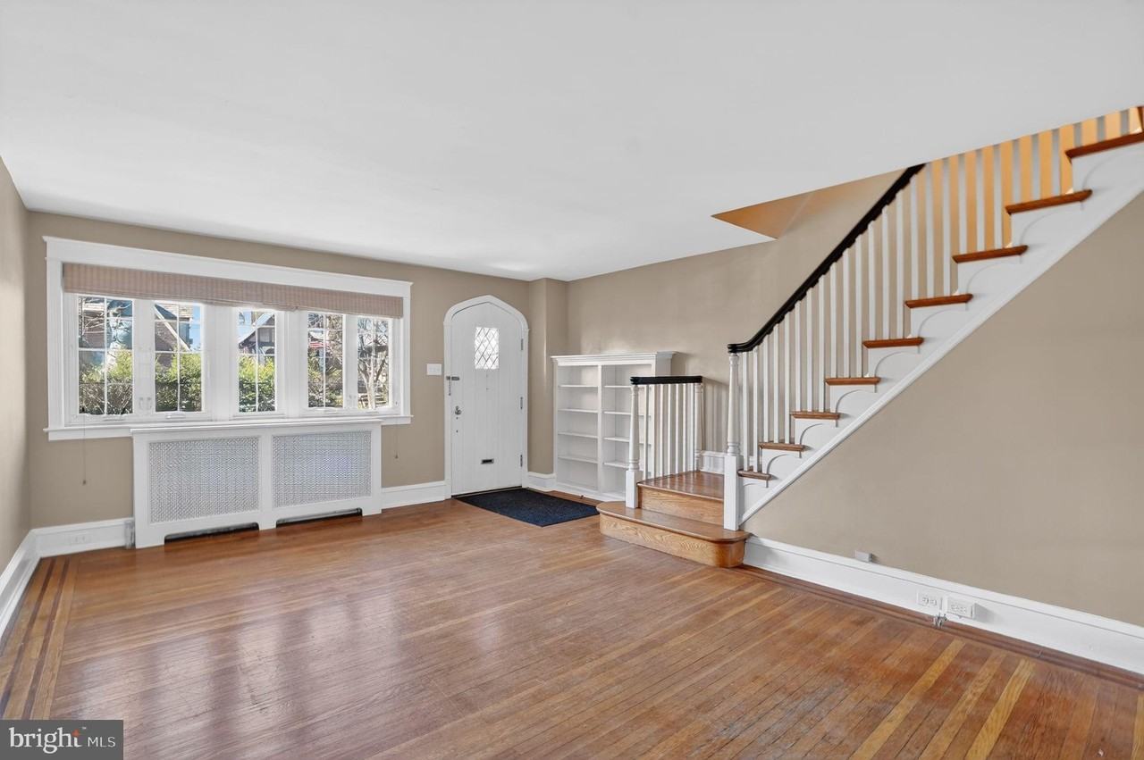 3456 W Queen Ln - Photo 4 of 30