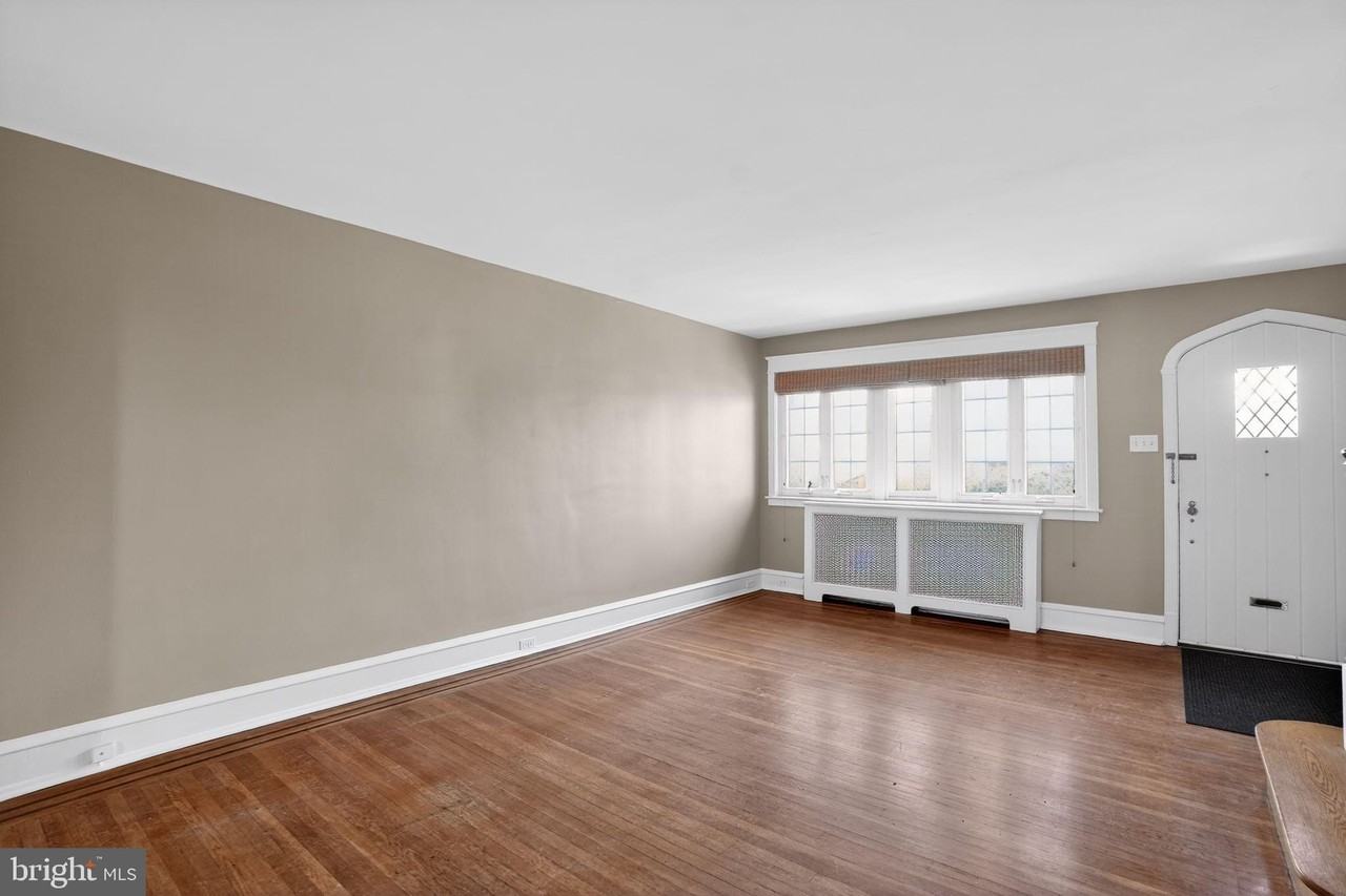 3456 W Queen Ln - Photo 6 of 30