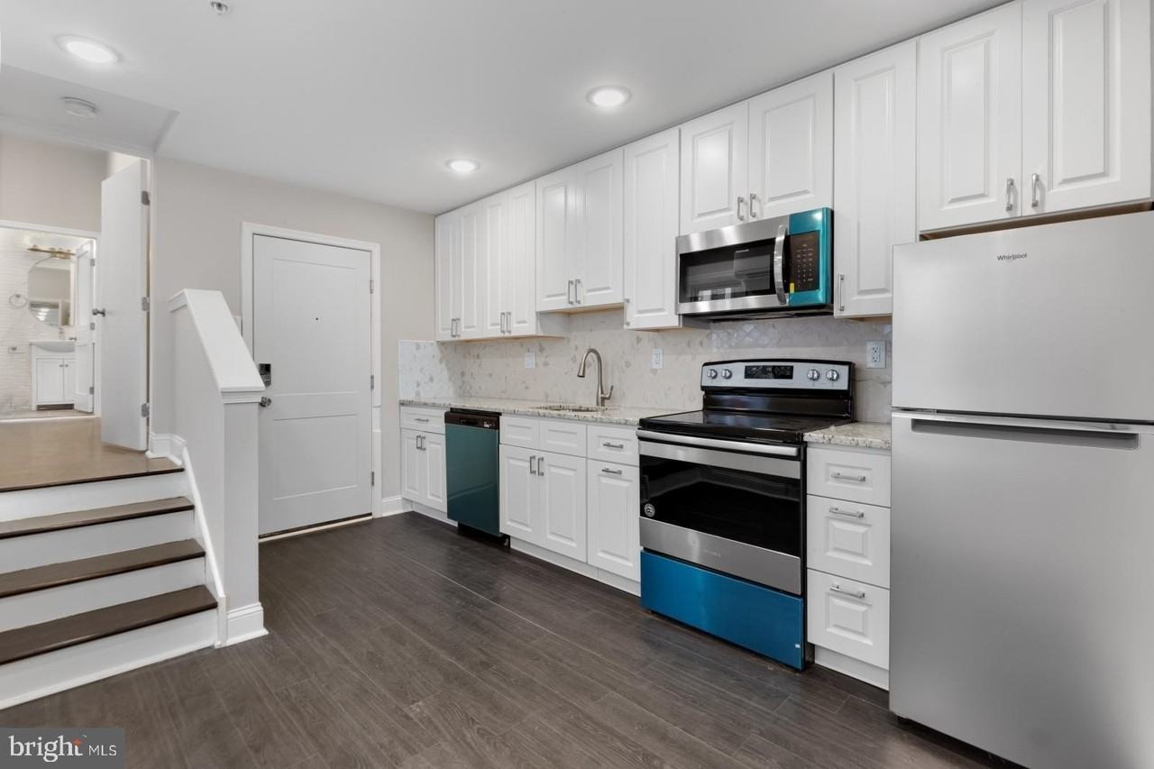 624 N 35th St Unit 3 - Photo 3 of 22