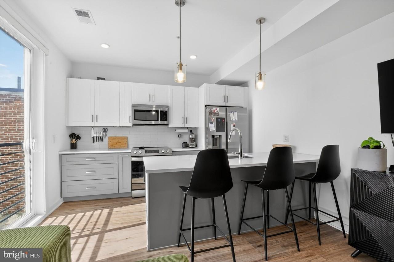 304 W Master St Apt 5 - Photo 5 of 23