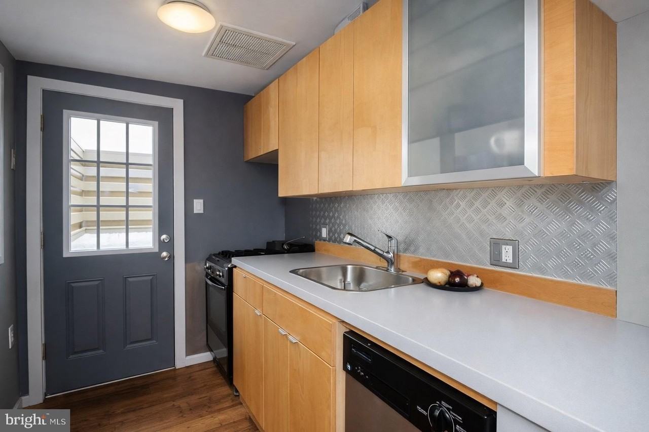 988 N 2nd St Unit 3 - Photo 6 of 12