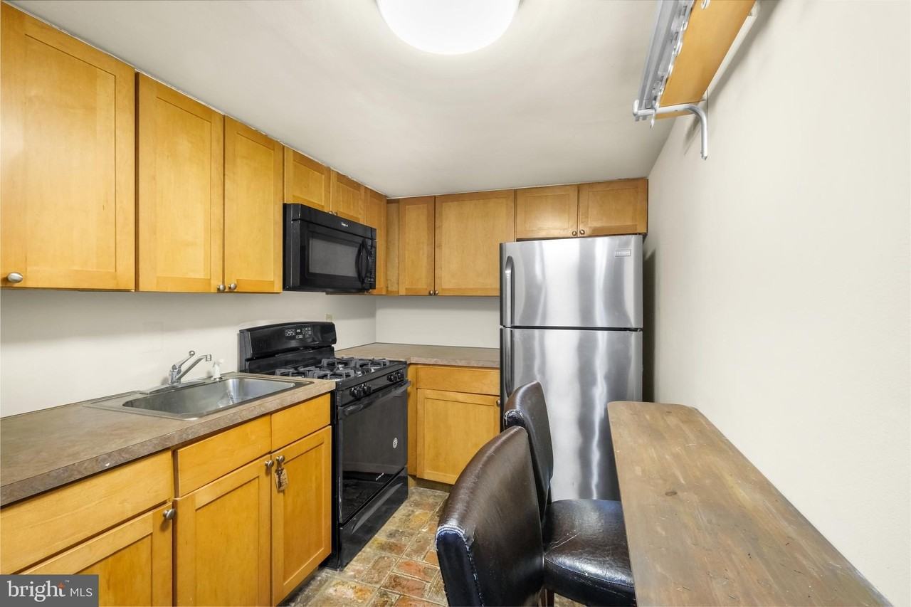 234 Bainbridge St #1R - Photo 4 of 13