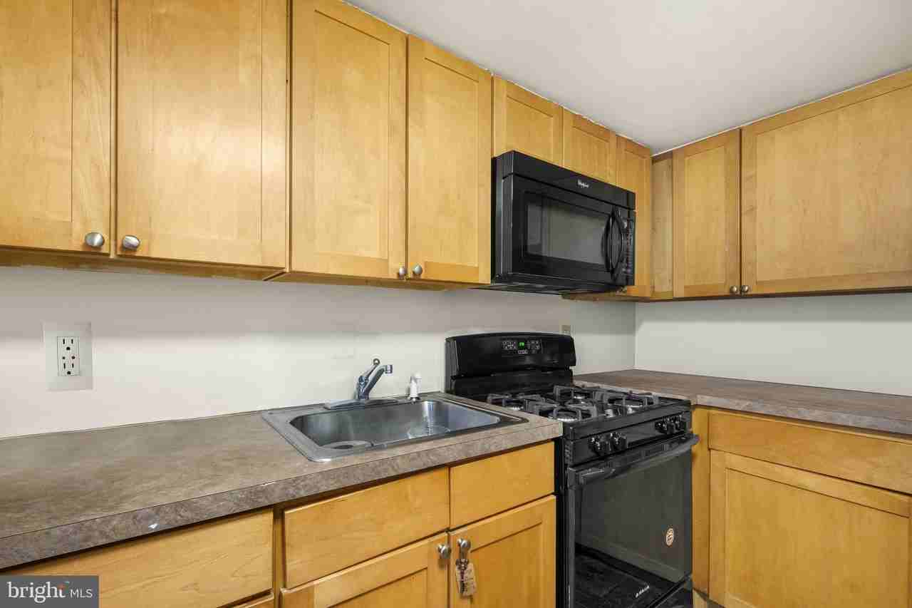 234 Bainbridge St #1R - Photo 5 of 13