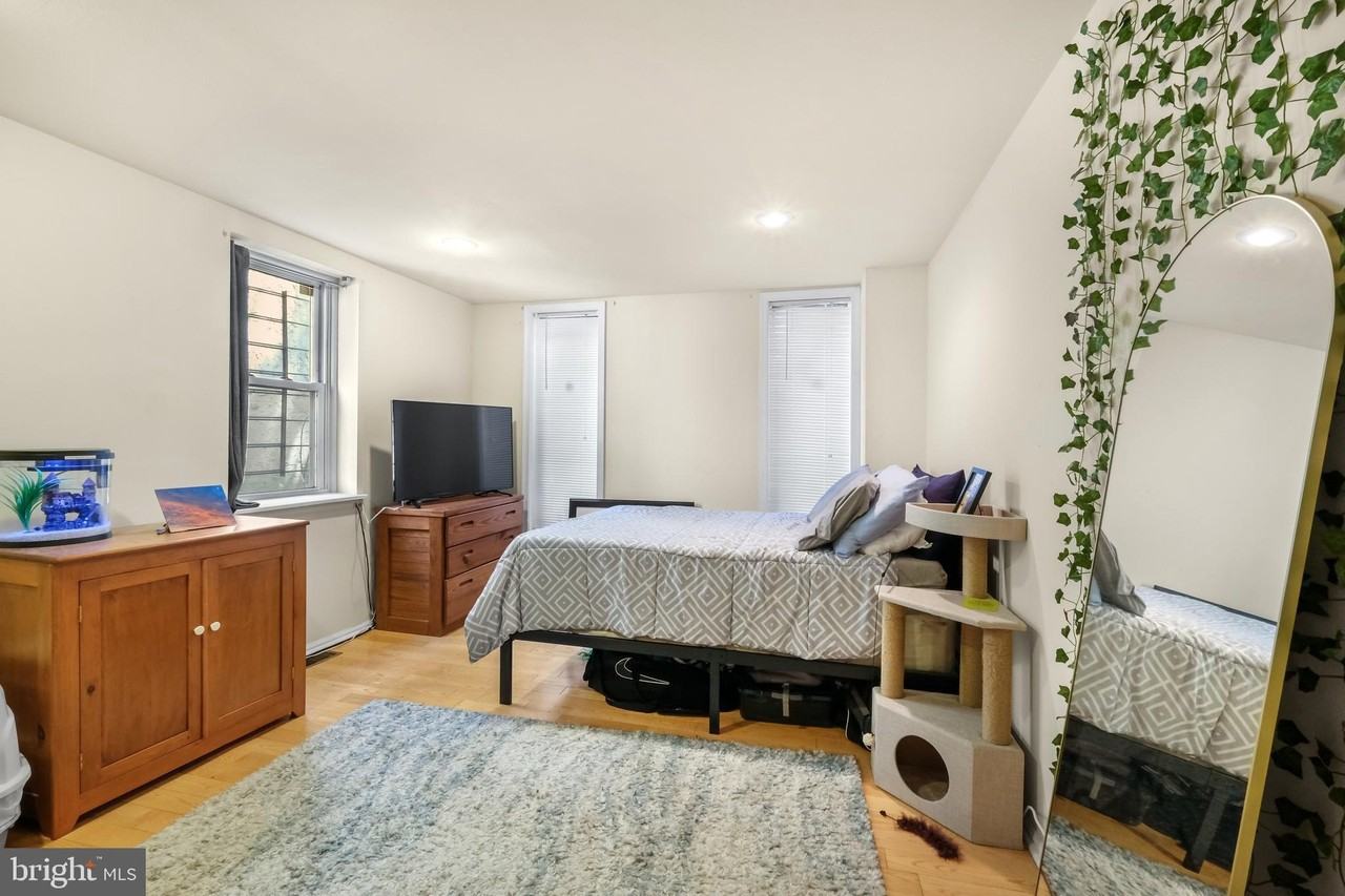 234 Bainbridge St #1R - Photo 7 of 13