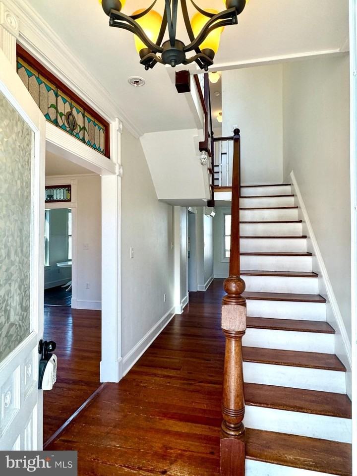 508 E Main St - Photo 4 of 26