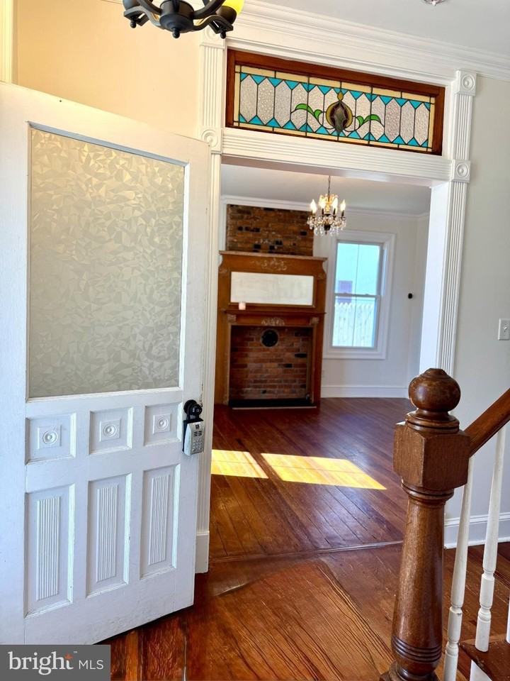 508 E Main St - Photo 5 of 26