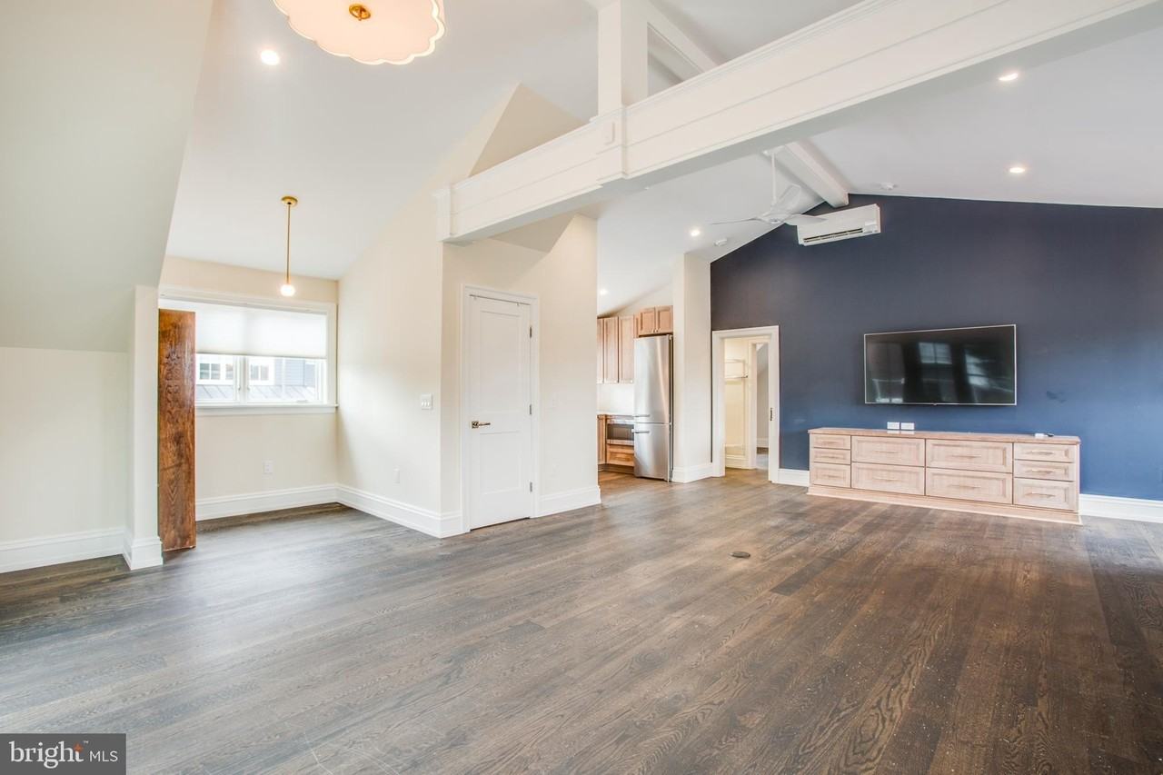 718 William St - Photo 5 of 27