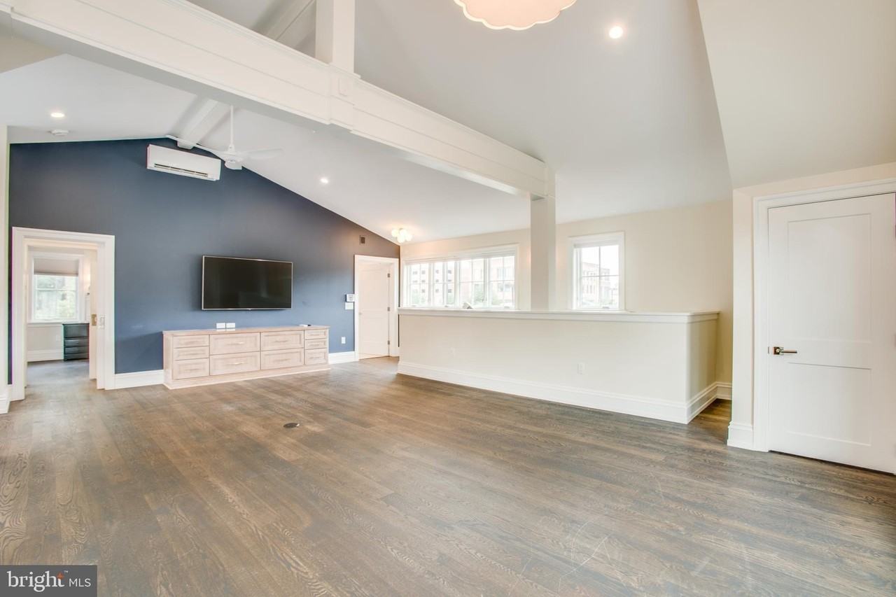 718 William St - Photo 7 of 27