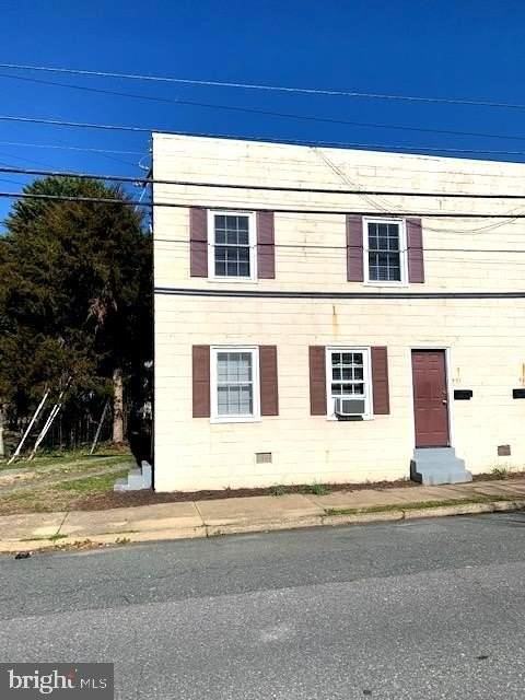 531 Hanover St - Photo 2 of 9