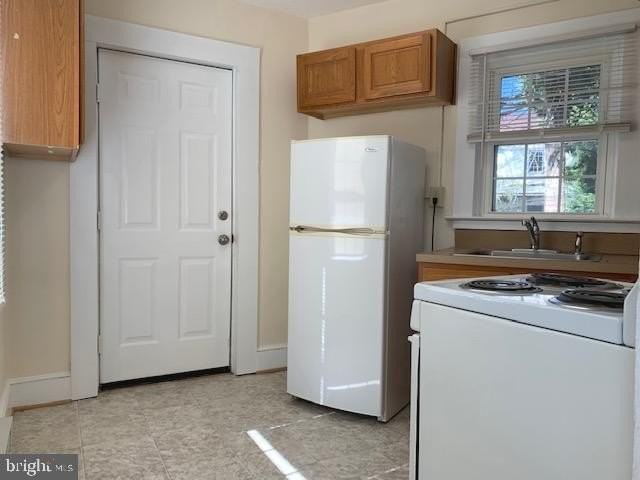 531 Hanover St - Photo 5 of 9