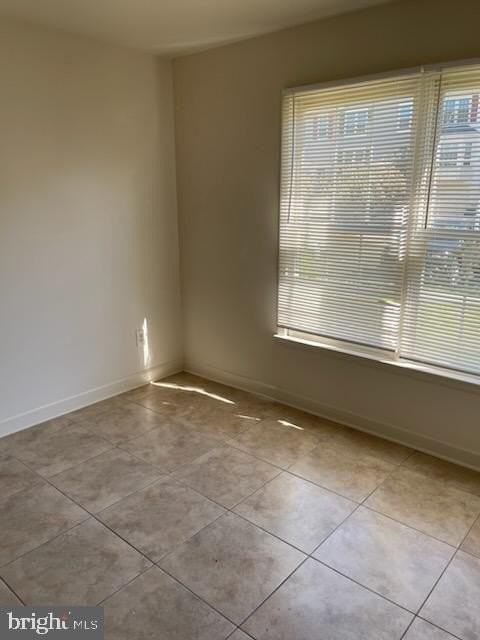 5516 Sully Lake Dr - Photo 3 of 34