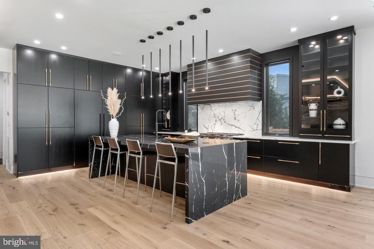 1138 Basil Rd - Photo 4 of 24